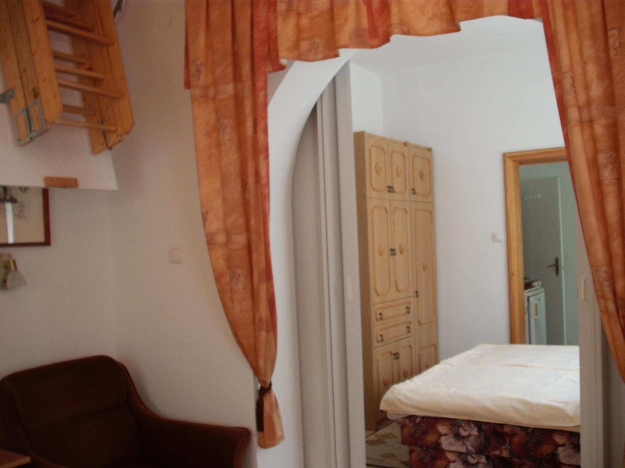 Apart Hevizi Haz Bagian luar foto