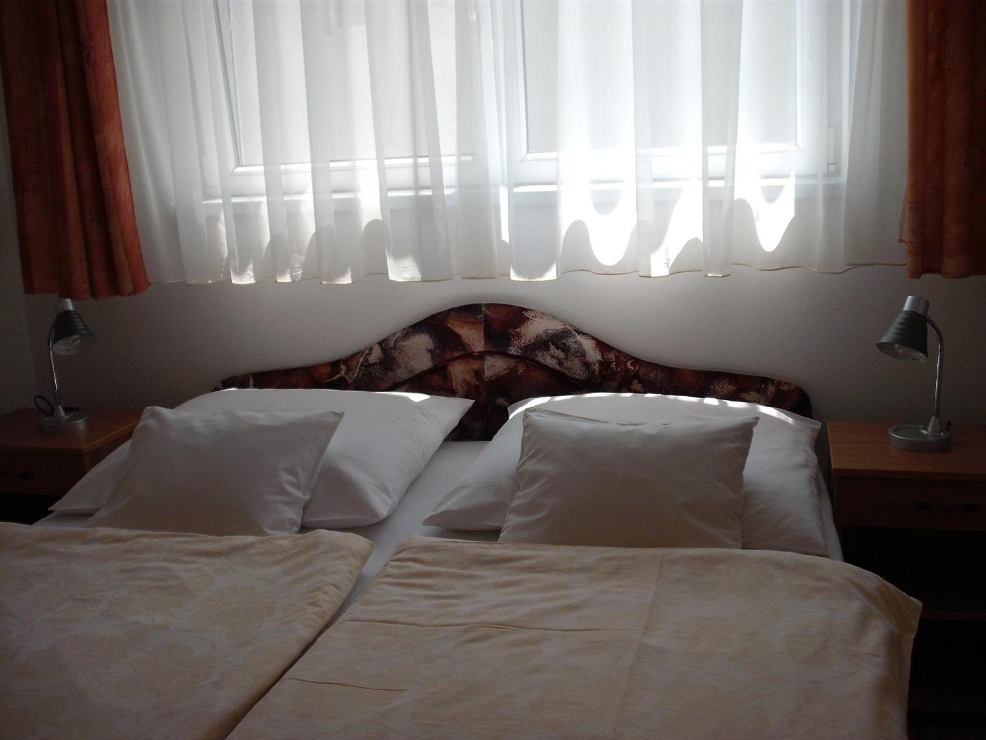 Apart Hevizi Haz Bagian luar foto